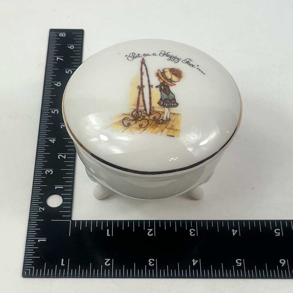 Holly Hobbie Porcelain Footed Trinket Box “Put On A Happy Face” Japan 1973 VTG - Picture 9 of 9